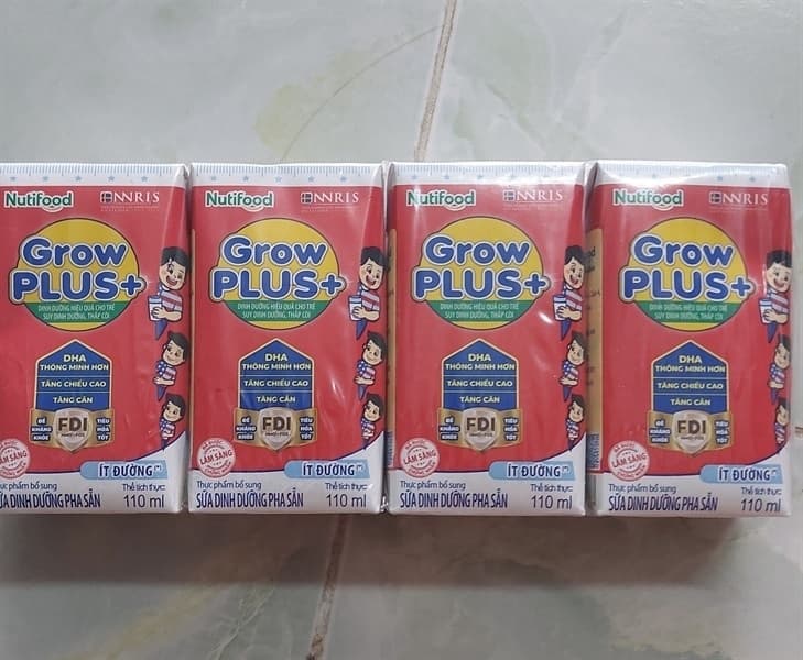 Sữa nước Nutifood growPlus đỏ ít đường 110ml